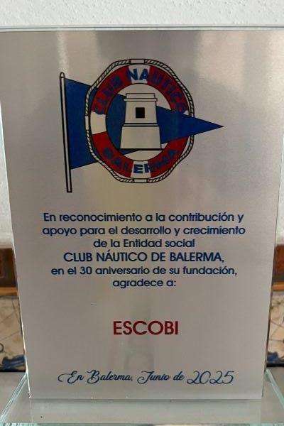 El Club Náutico de Balerma otorga un reconocimiento a Frutas Escobi