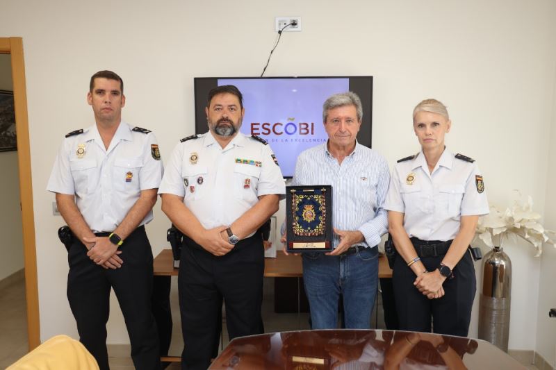 Escobi colabora con la II Ruta Anfibia de la Policía Nacional de El Ejido