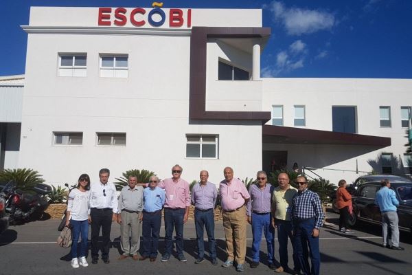 Escobi colabora con la Asociación de Coches Antiguos